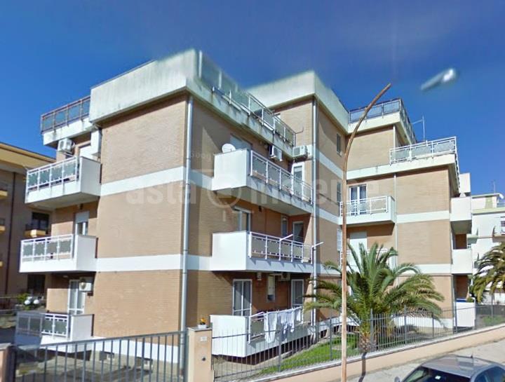 Appartamento via Giacomo Puccini  STORNARELLA  di 135,42 Mq.