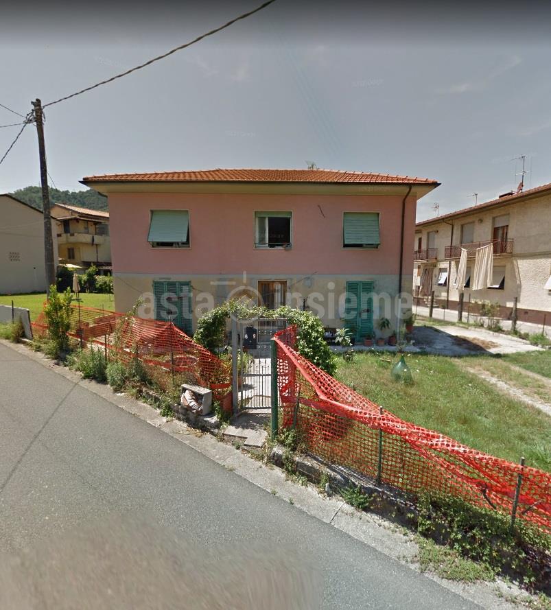 Villa singola  Via Fondi 69 CAMAIORE  di 231,12 Mq.