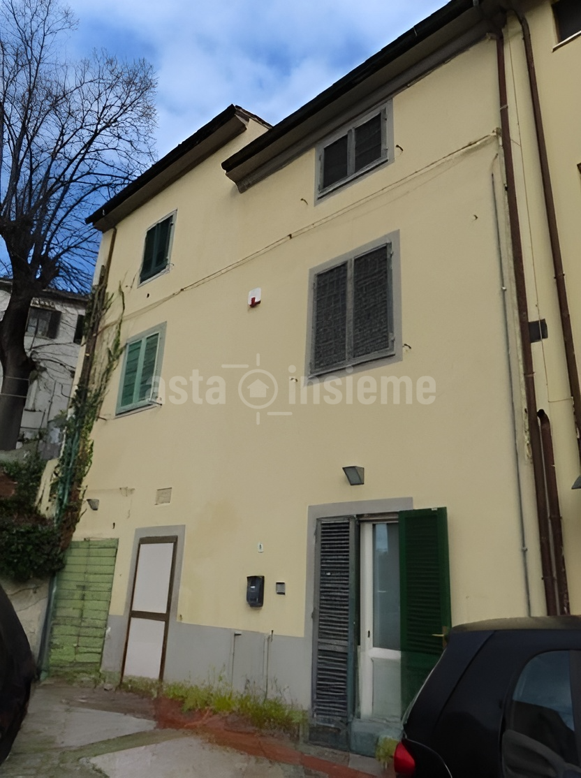 Appartamento Via Fonda 8 PISA di 105,10 Mq. oltre Magazzino e Cantina