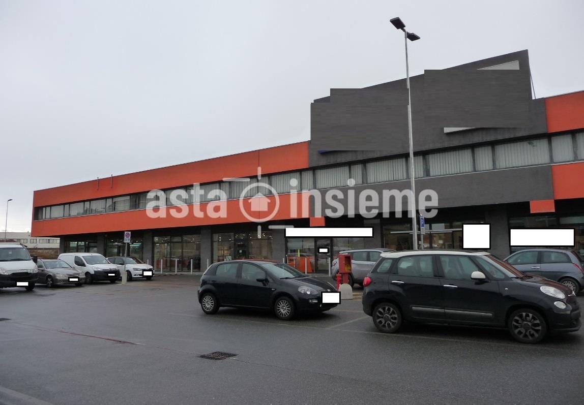 Locali commerciali Strada Torino 9 CASELLE TORINESE di 1349,00 Mq. oltre Area Urbana
