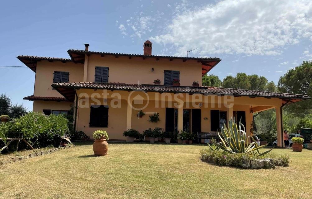 Villa Località le Muricce 7/B BUCINE Badia Agnano di 407,35 Mq. oltre Garage